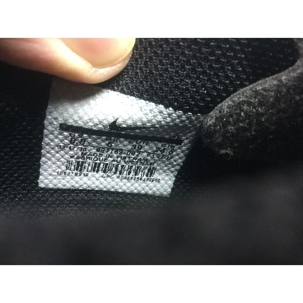 Nike Tiempo Soccer Cleats Mens 6.5‎ Black Sports Shoes 897759-002